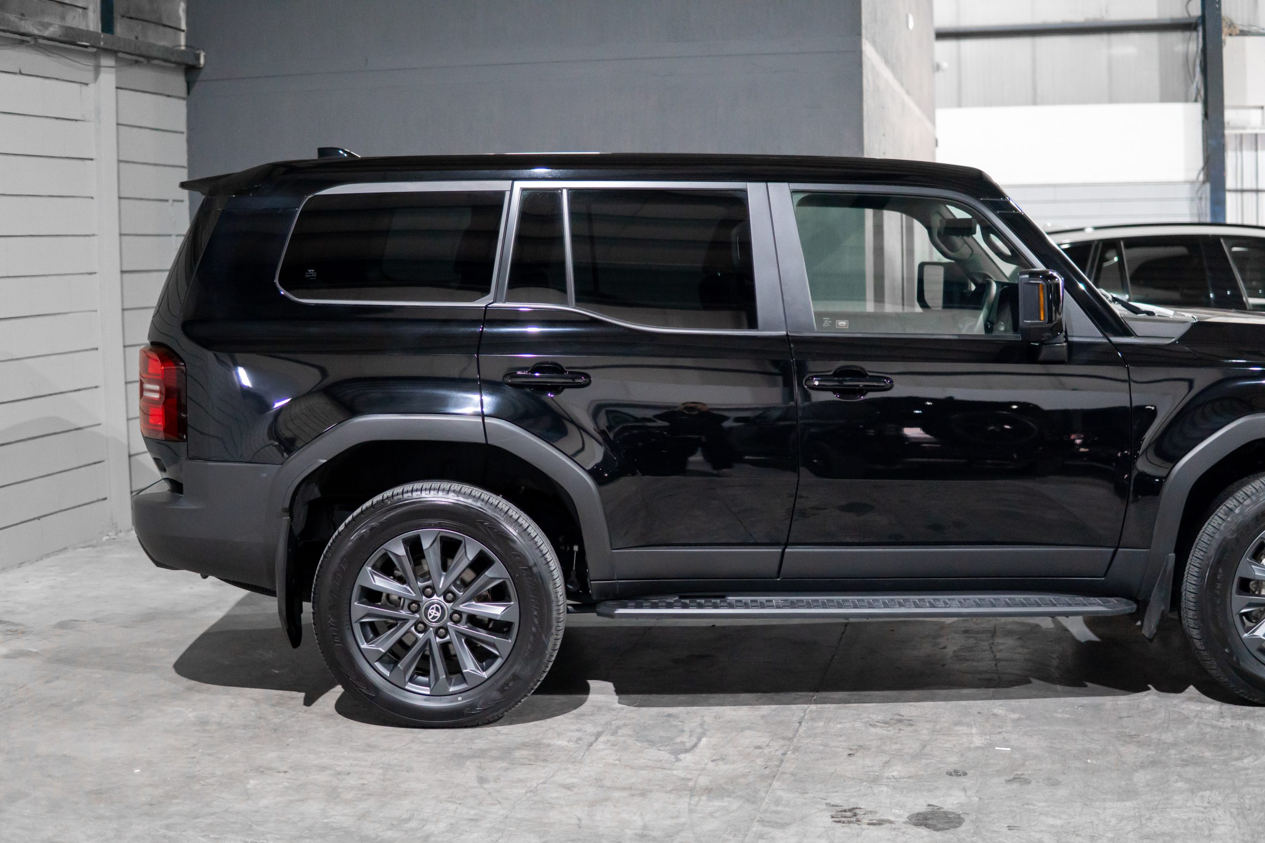 Toyota Land Cruiser ZX 250