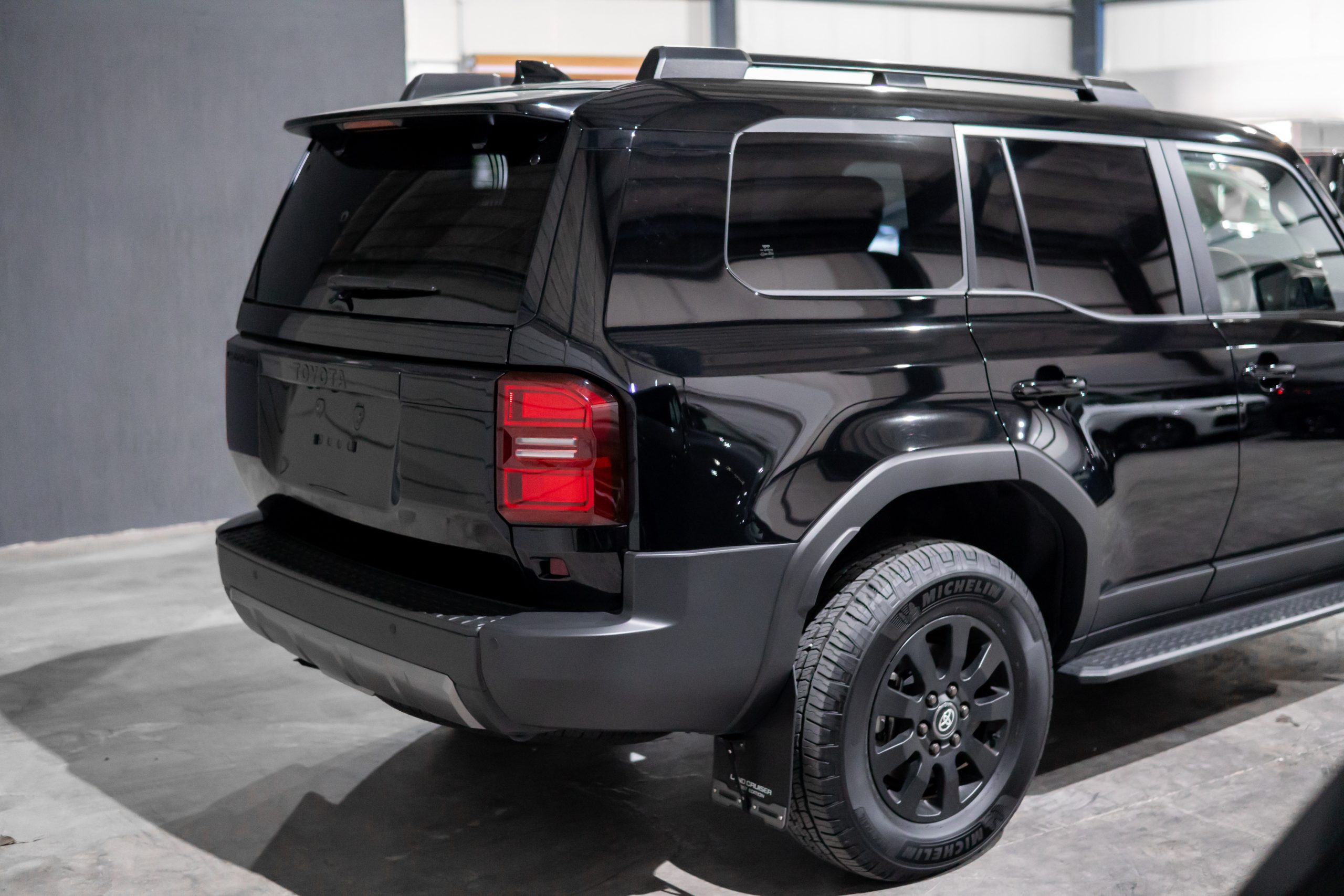 Toyota Land Cruiser VX 250