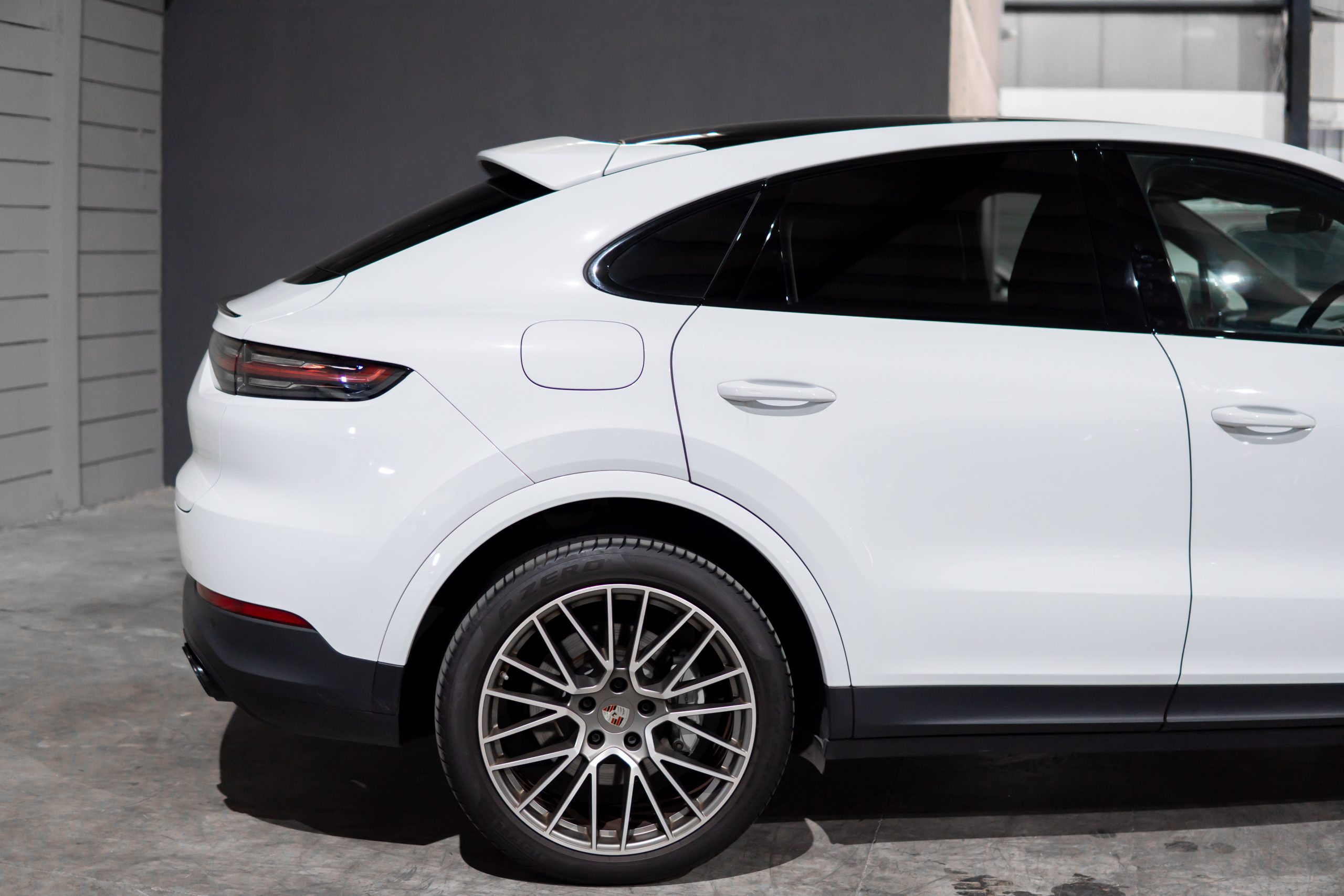 Porsche Cayenne E-Hybrid  Coupe Platinum Edition