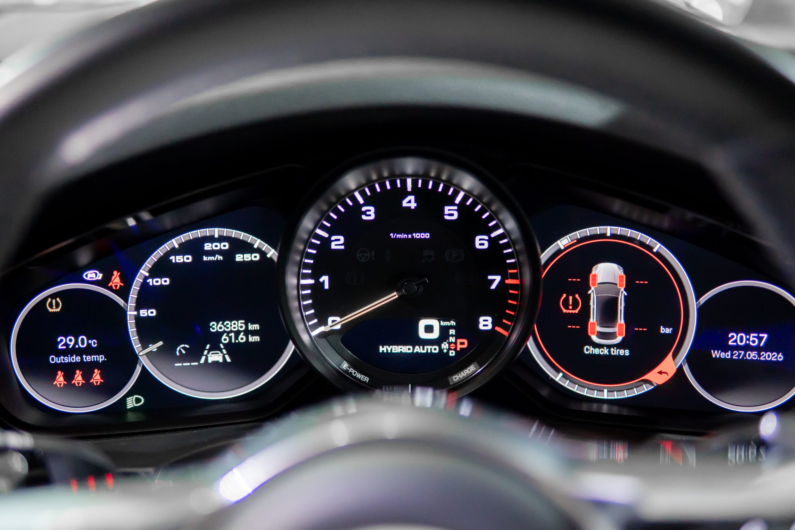 Porsche Cayenne E-Hybrid  Coupe Platinum Edition